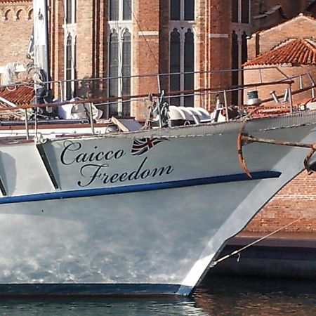 Отель Venezia Boat & Breakfast Caicco Freedom Экстерьер фото