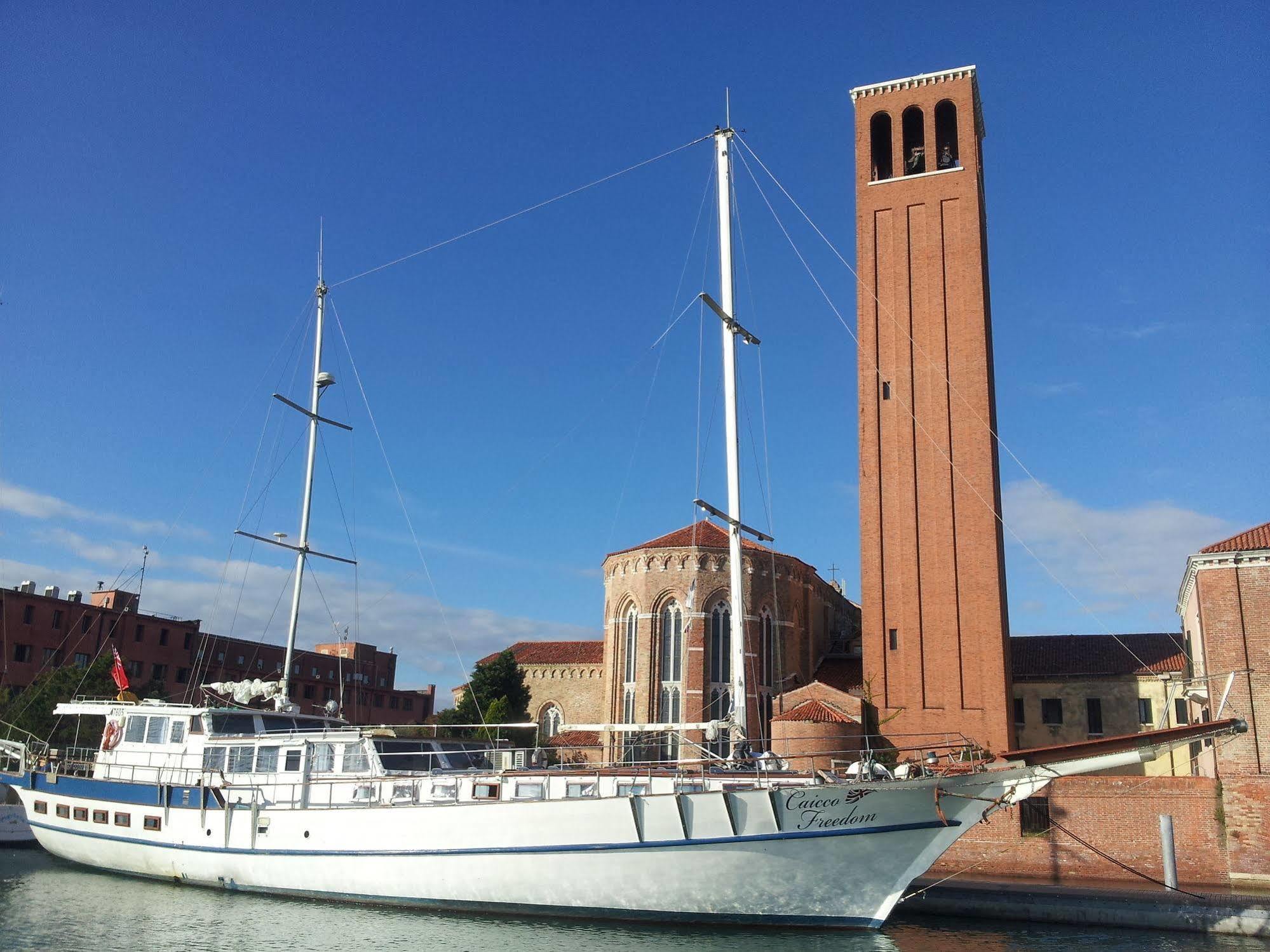Отель Venezia Boat & Breakfast Caicco Freedom Экстерьер фото