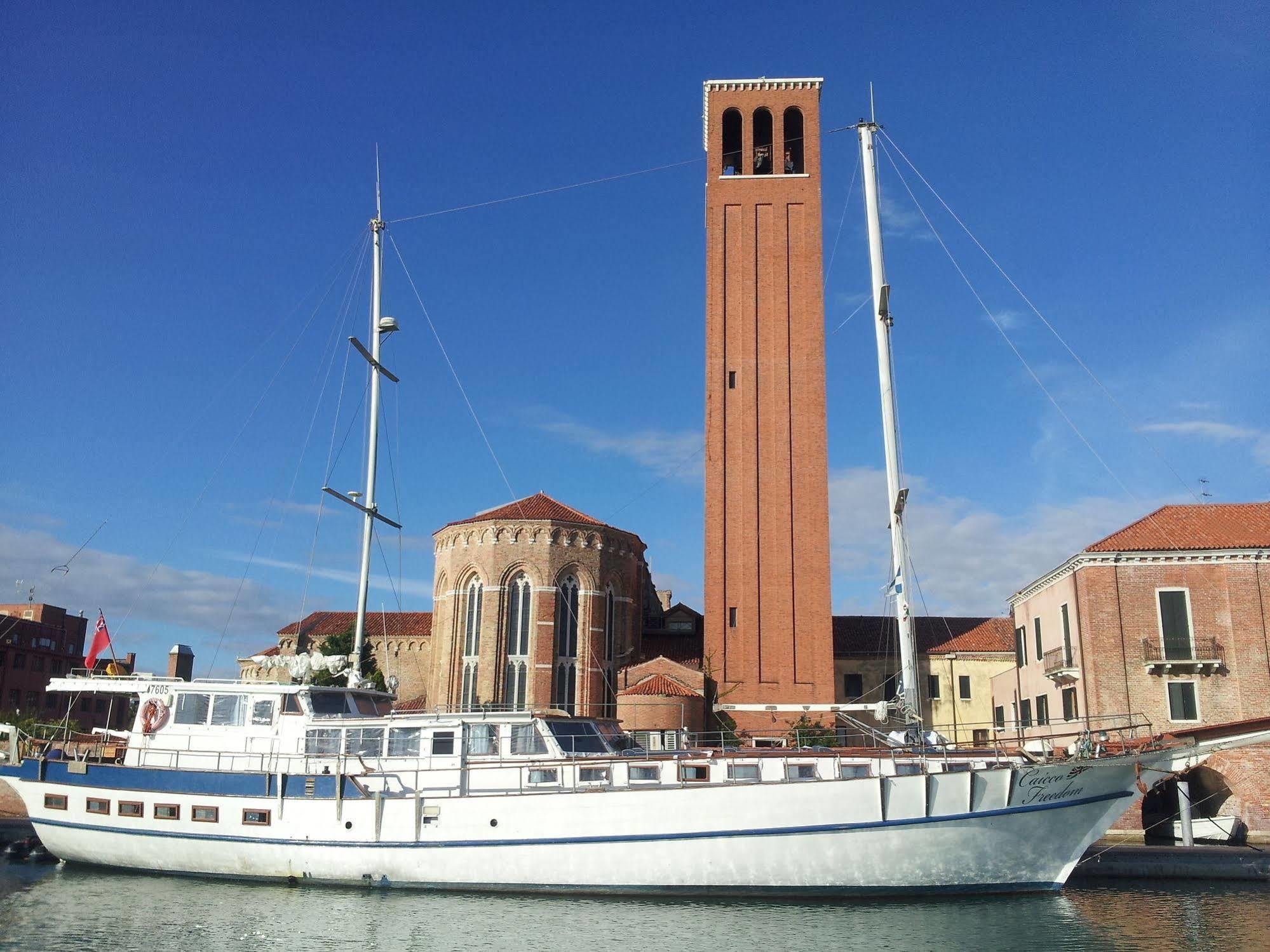 Отель Venezia Boat & Breakfast Caicco Freedom Экстерьер фото