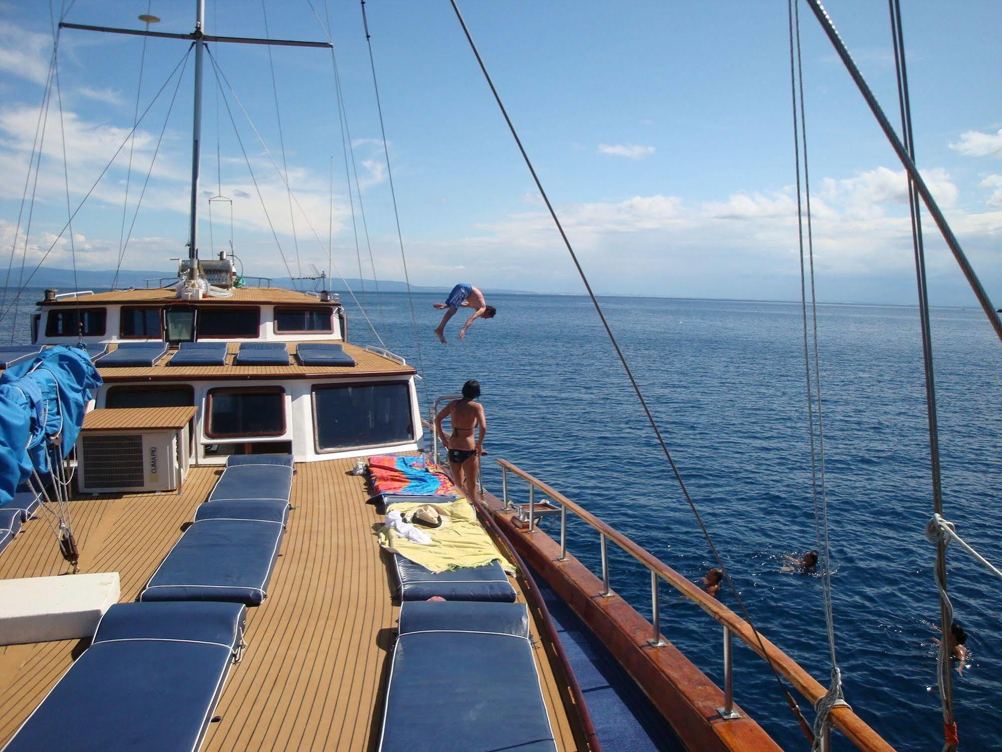 Отель Venezia Boat & Breakfast Caicco Freedom Экстерьер фото