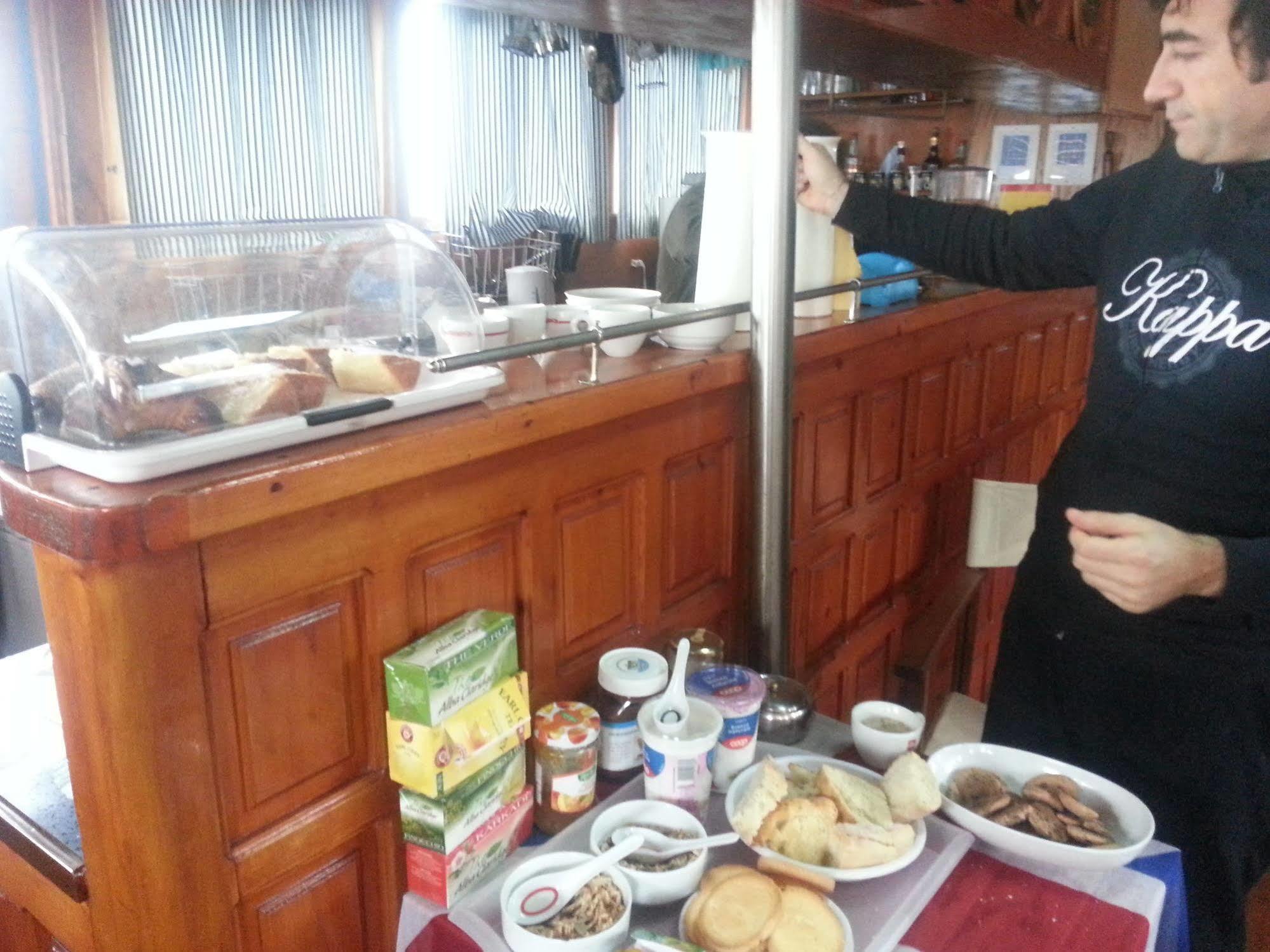 Отель Venezia Boat & Breakfast Caicco Freedom Экстерьер фото