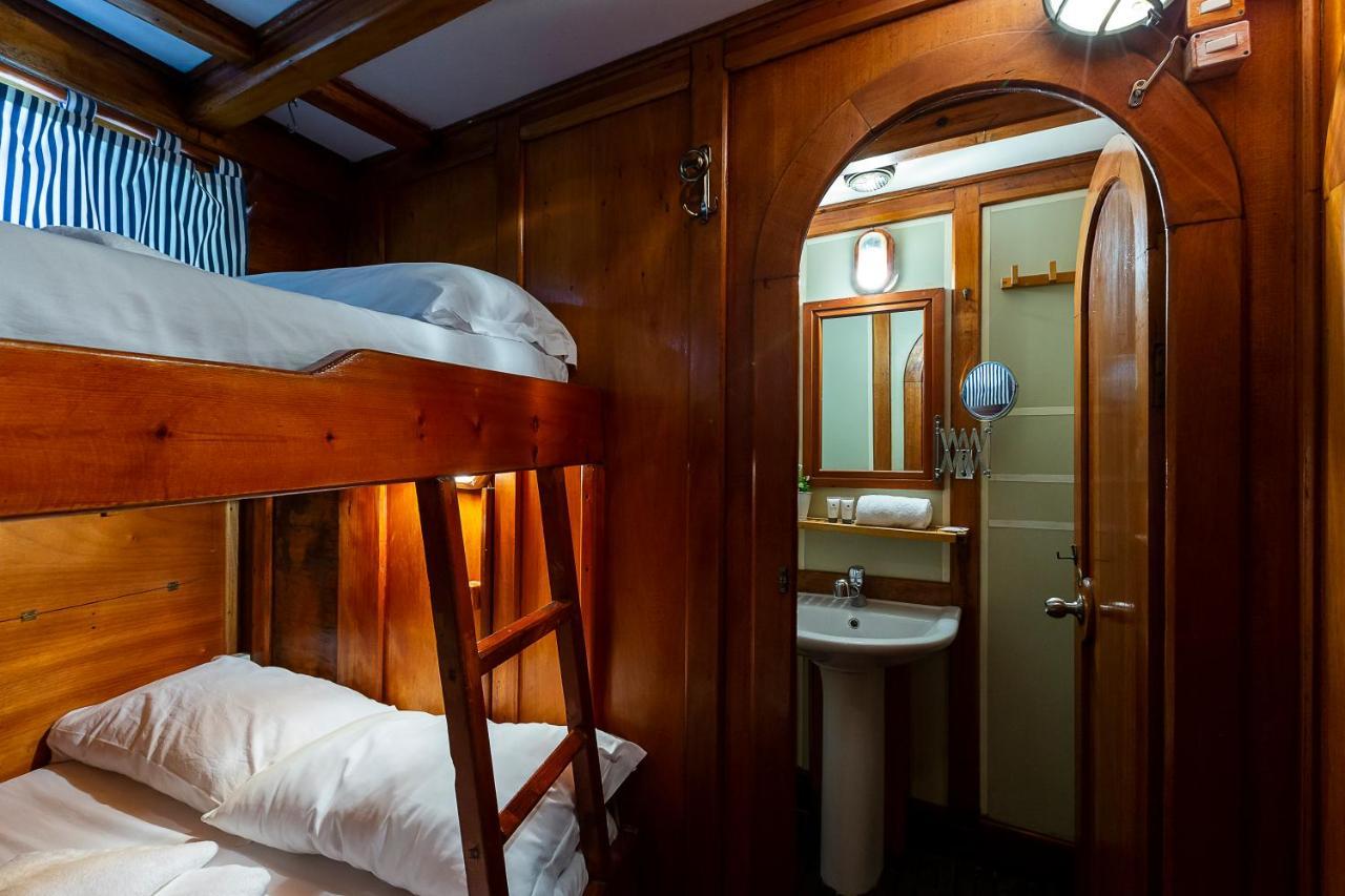 Отель Venezia Boat & Breakfast Caicco Freedom Экстерьер фото