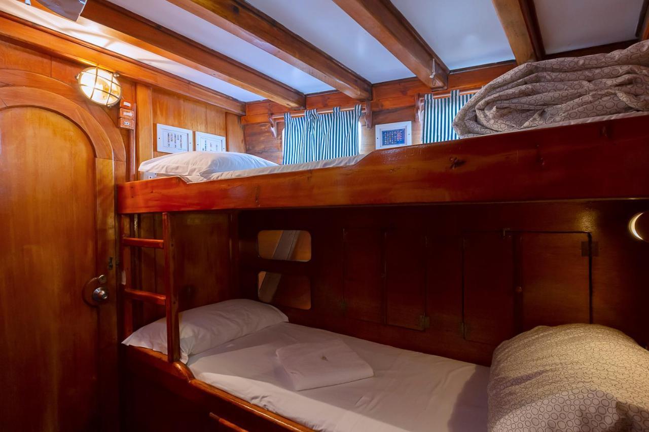 Отель Venezia Boat & Breakfast Caicco Freedom Экстерьер фото