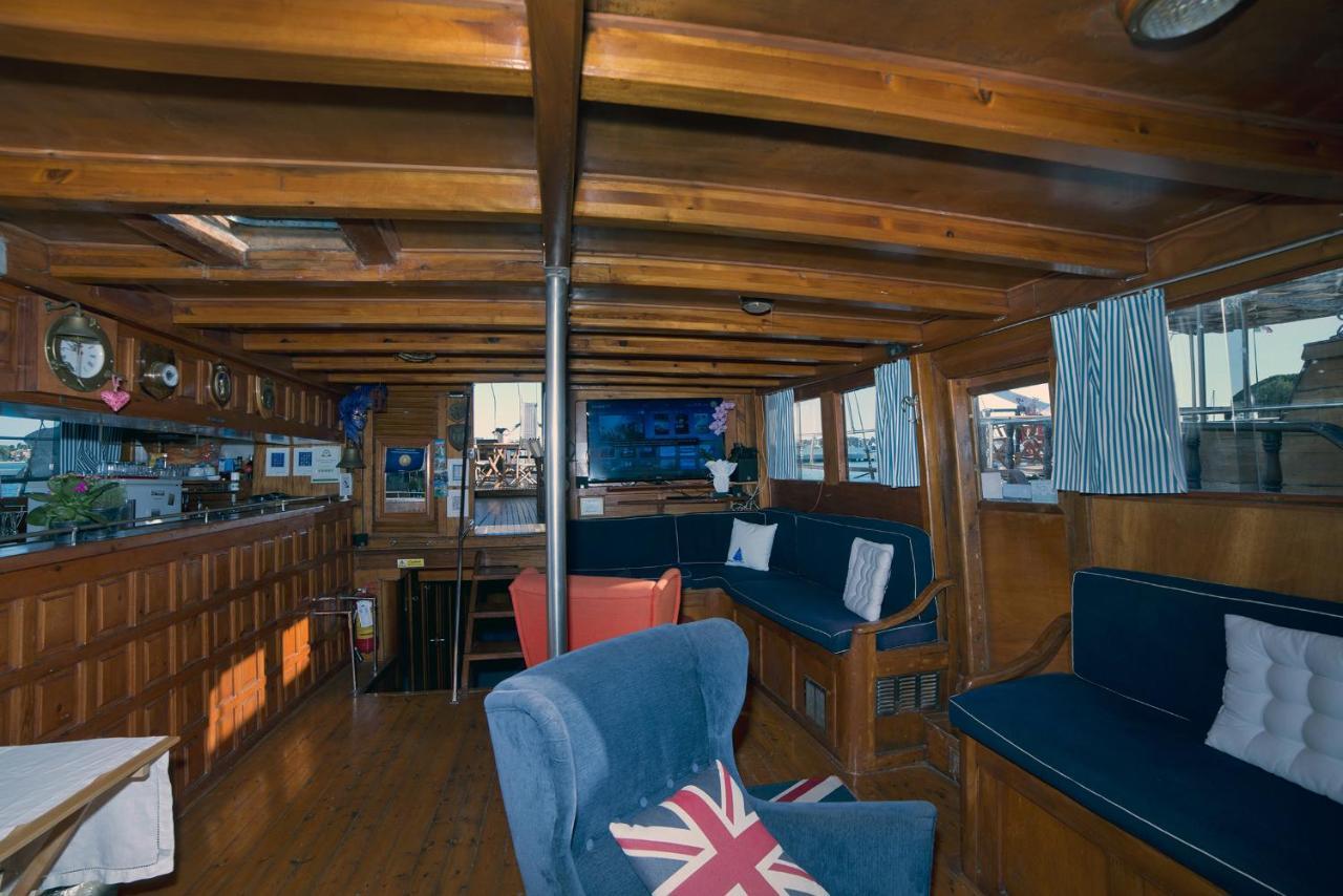 Отель Venezia Boat & Breakfast Caicco Freedom Экстерьер фото