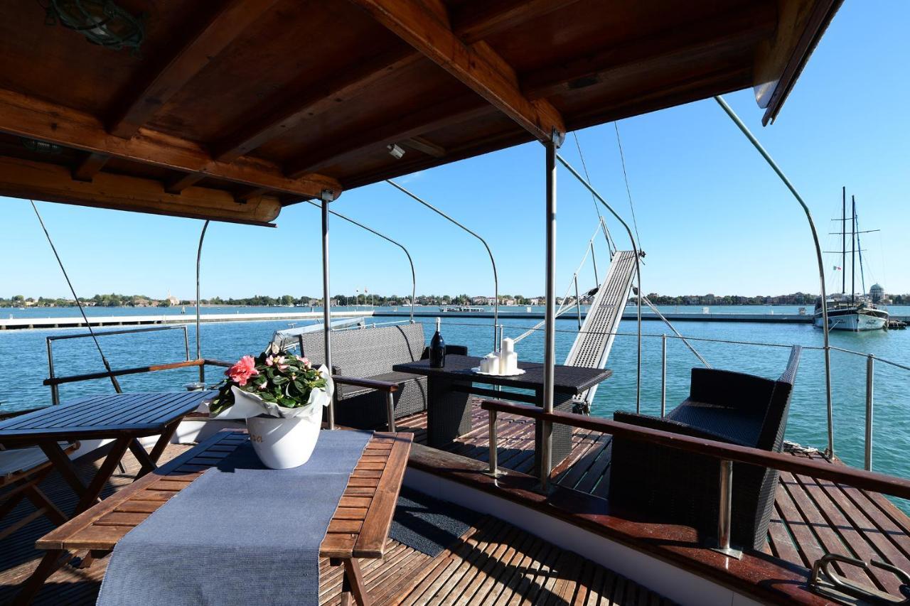 Отель Venezia Boat & Breakfast Caicco Freedom Экстерьер фото