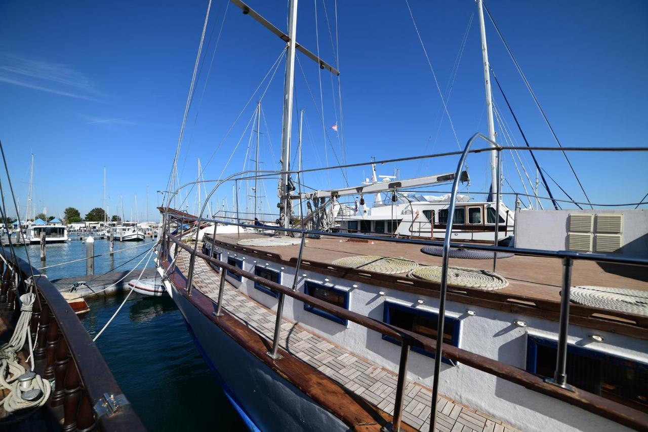 Отель Venezia Boat & Breakfast Caicco Freedom Экстерьер фото